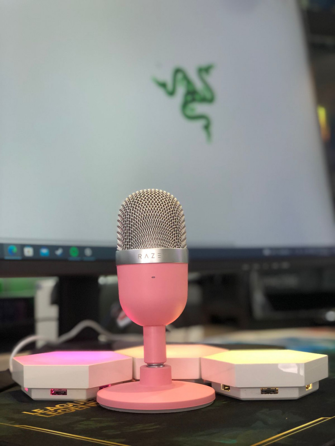 Micrófono RAZER SEIREN mini ultra compact condenser rosado